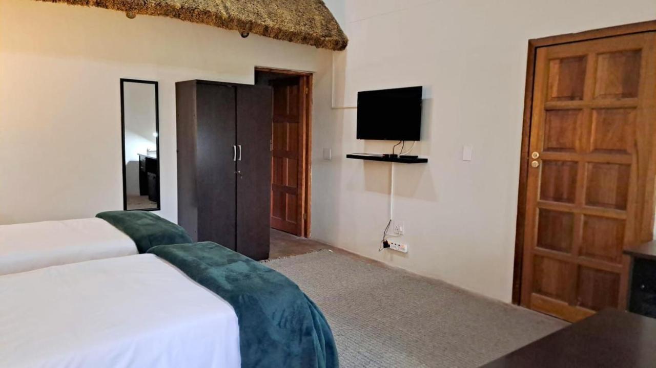 Iphofolo Lodge & Tented Camp Vivo Exterior photo